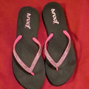 Reef Women’s Black Footbed Pink Glitter Strap Sandals